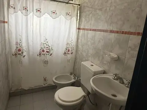 Casa 3 ambientes con 2 baños