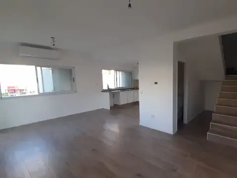 ALQUILER TRIPLEX 3 AMBIENTES  OFFICE PARK PILAR