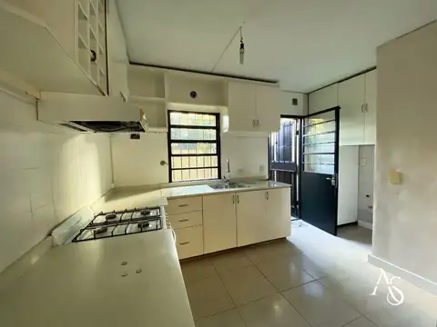 Casa en Alquiler con 1 cochera