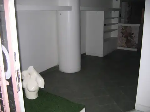 EXCELENTE LOCAL EN VENTA SOBRE BOULEVARD CHARCAS