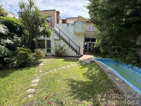 Casa 5 ambientes con 2 baños