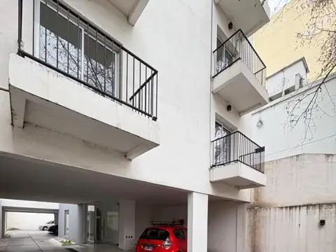 Estrada 1200, Piso 2