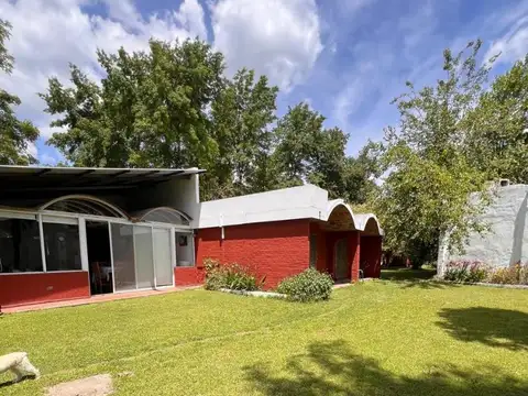 CASA EN VENTA A METROS SHOPPING CHAMPAGNAT APTA CRÉDITO