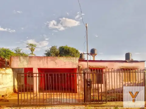Casa en venta - 2 Dormitorios 1 Baño - Cocheras - 185Mts2 - Puerto Iguazu