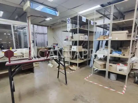 LOCAL EMPRESARIAL DE 1.190 M² CON COCHERAS EN COLEGIALES