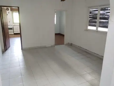 PH de 3 amb. en planta alta, a reciclar, San Isidro