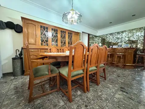 Casa en Venta con 5 cocheras