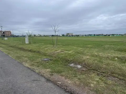 Terreno en Venta 28  mts Fondo