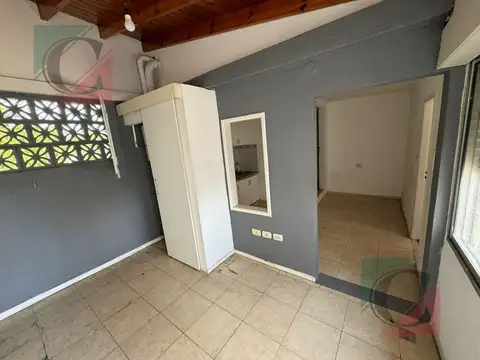 Depto Tipo Casa en Alquiler en Lanus Oeste, $ 300.000