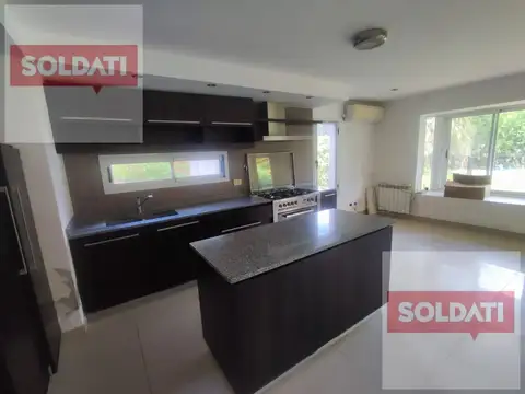 Venta y Alquiler Casa en  Haras Santa María Escobar