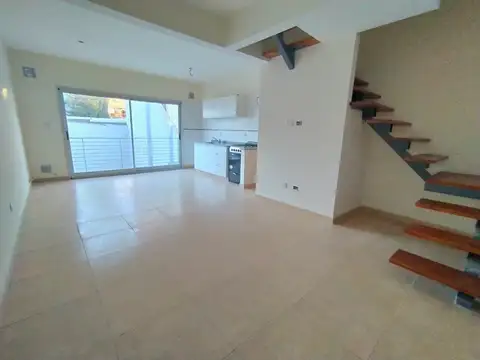 Depto Tipo Casa en Venta de 3 ambientes