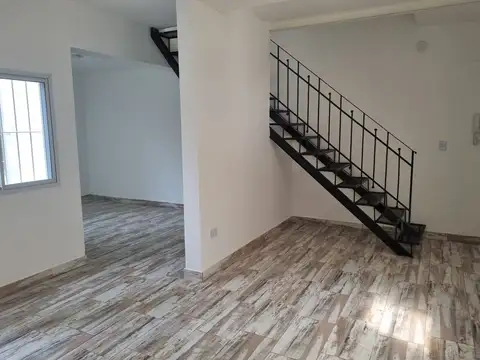 Casa en Alquiler en Quilmes Oeste, $ 1.050.000