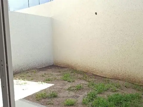 Duplex Barrio Los Portones estrenar venta