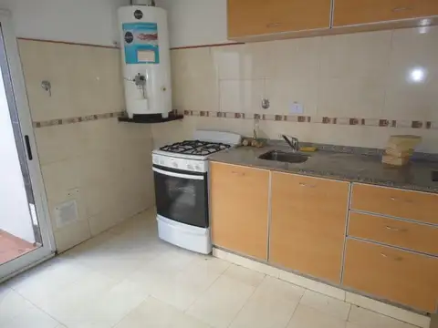 Depto Tipo Casa en Alquiler de 3 ambientes