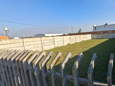 Lote en Antártida Argentina y Ruta 9 - CON ESCRITURA