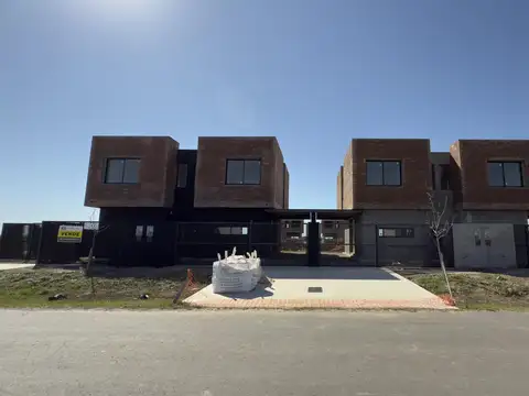 Depto Tipo Casa en Venta 1 año