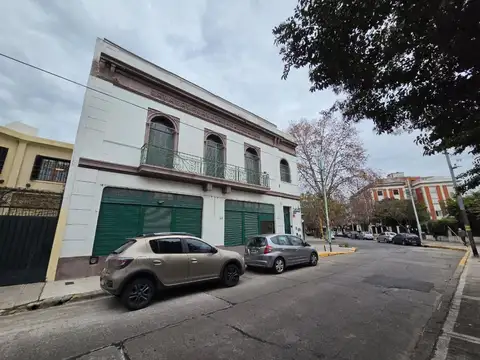CASA | 6 ambientes| Alquiler Devoto| Excelente Ubicación