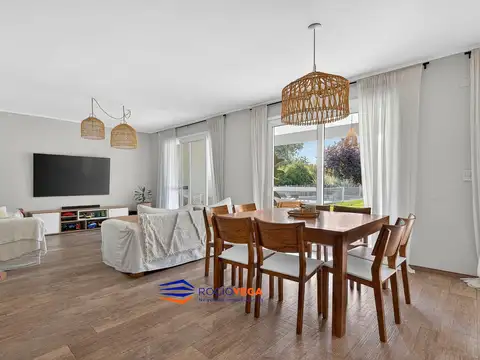 Casa 5 ambientes con 3 baños