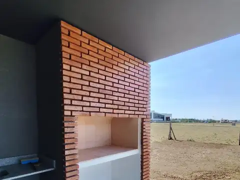 Casa 4 ambientes con 3 baños
