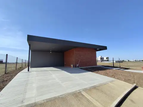 CASA 3 DORM EN VENTA ACQUAVISTA- A MTS LAGUNA