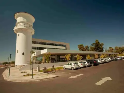 VENTA DE OFICINA CENTRO EMPRESARIAL TORREÓN MAIPÚ