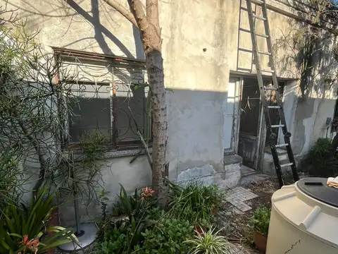 Departamento tipo casa en venta en Ituzaingo Sur