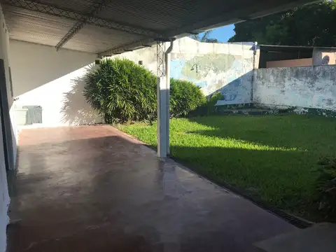 Casa en Alquiler con 1 cochera