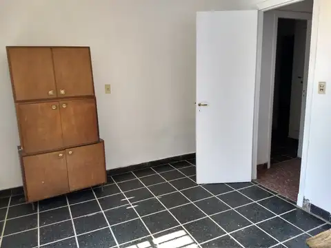 Casa en Alquiler con 1 cochera