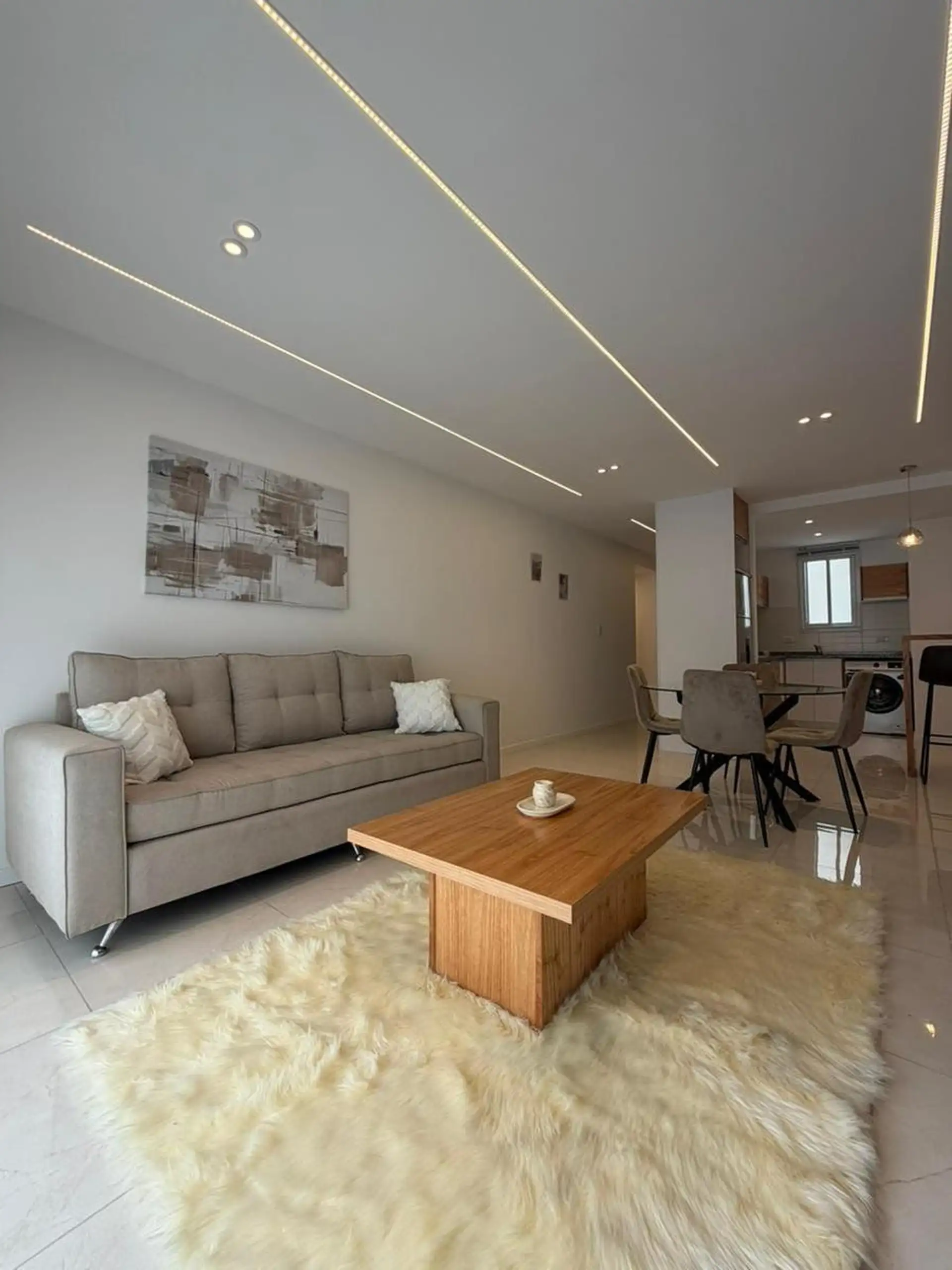 Venta de departamento - 3 ambientes - A la calle - Con balcón saliente - Centro - Mar del Plata