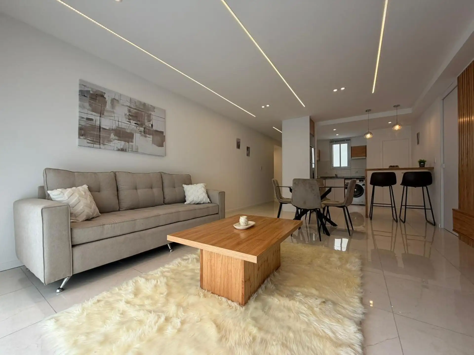 Venta de departamento - 3 ambientes - A la calle - Con balcón saliente - Centro - Mar del Plata