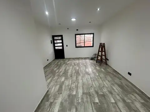 Depto Tipo Casa 2 ambientes con 1 baño