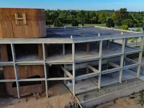 Exclusivo Local en Parque Comercial Villa Allende