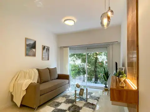 3 ambientes a la calle con balcón corrido