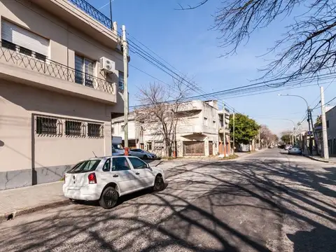 Casa en Venta en Valentin Alsina, USD 195.000