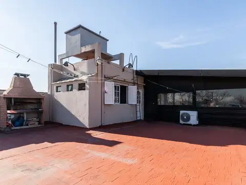 Casa 5 ambientes con 2 baños