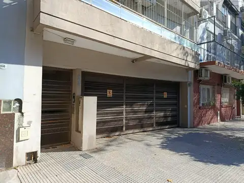 PH de 2 Ambientes con Patio/jardin y Cochera en Excelente Estado