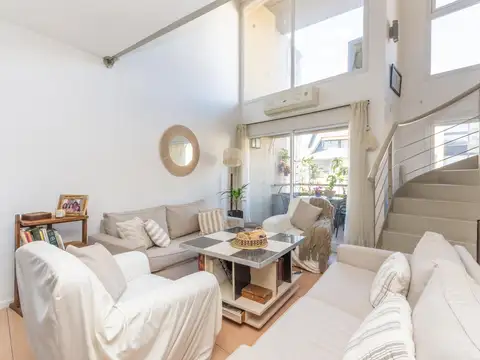 VENTA departamento  Vicente Lopez  4 ambientes en duplex escritorio cochera pileta.