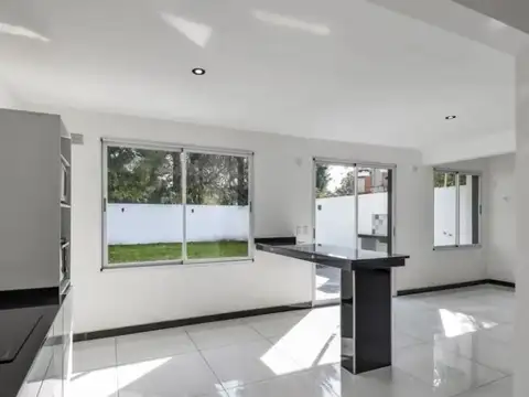OPORTUNIDAD CASA 5 AMB A ESTRENAR JARDIN DE CALIDAD