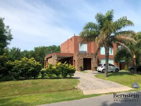 CASA EN VENTA :: ALTOS DEL SOL :: 1345M2 Y 290M2 CONST.