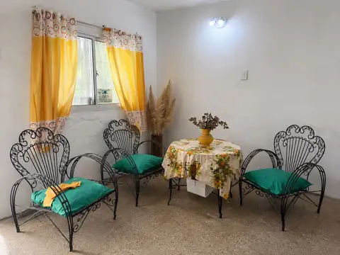 Casa 3 ambientes con 1 baño