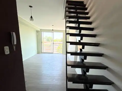 DEPARTAMENTO 3 AMB TIPO DUPLEX EN VENTA EN ESCALADA