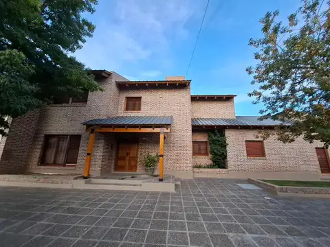 Excelente propiedad en Venta Centro Gral Roca