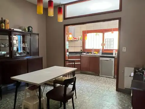 Venta Casa Don Bosco, 4 Amb, 3 Dorm. 2 Baños, Patio, Cochera