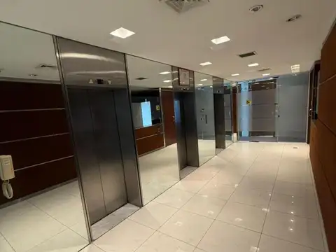 Oficina 6 ambientes con 3 baños
