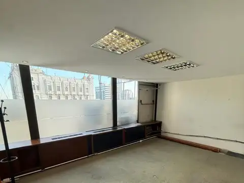 Oficina en Alquiler con 4 cocheras