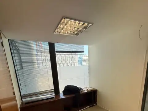 Oficina 6 ambientes con 3 baños