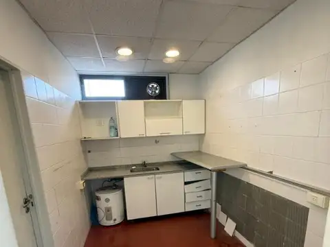 Piso completo de oficina total 430 mts 2  y 4 cocheras