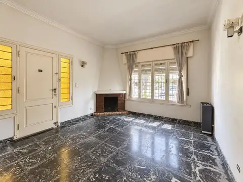 Casa 3 ambientes con 1 baño