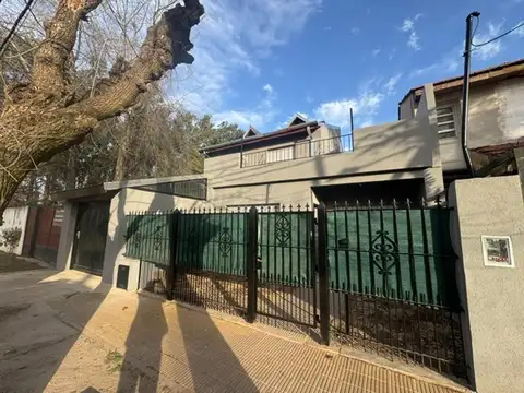 Casa de 5 ambientes en venta en Villa Morra