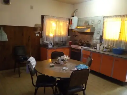 VENTA CASA AL FRENTE 3 AMB